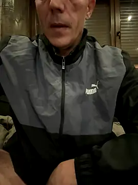 Snapshot of ruberofre chatting on 11/07/25, 02:33 ruberofre online show from 11/07/25, 02:33