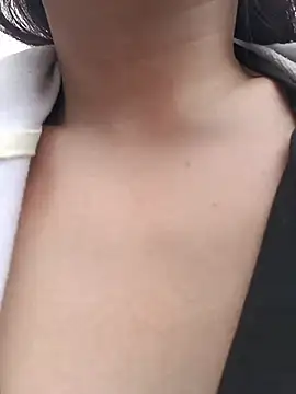 Bella Sumers online show from 04/27/26, 07:12