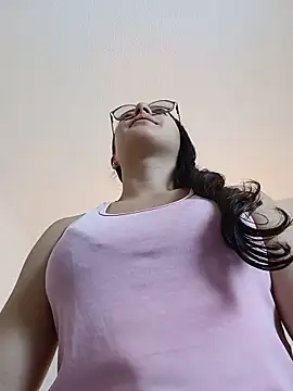 Bella Sumers online show from 06/18/26, 04:11
