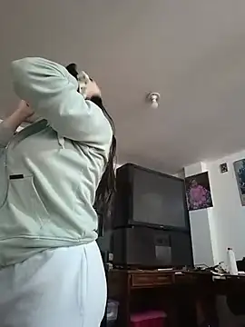 Bella Sumers online show from 06/26/26, 03:05