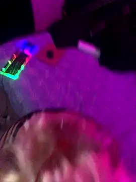 Snapshot of _badkitty_666 chatting on 10/06/25, 06:33  badkitty 666 online show from 10/06/25, 06:33