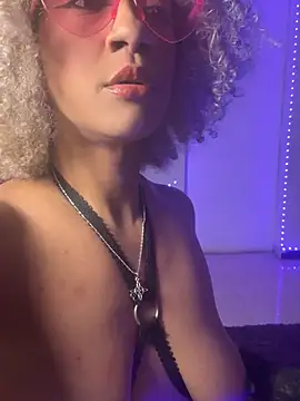 Snapshot of Dark_chanel chatting on 02/14/26, 06:54 Dark chanel online show from 02/14/26, 06:54