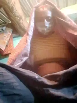 Snapshot of CUTE-004 chatting on 12/19/25, 03:41 CUTE-004 online show from 12/19/25, 03:41