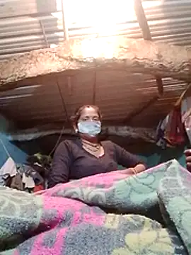 Snapshot of CUTE-004 chatting on 02/16/26, 04:58 CUTE-004 online show from 02/16/26, 04:58