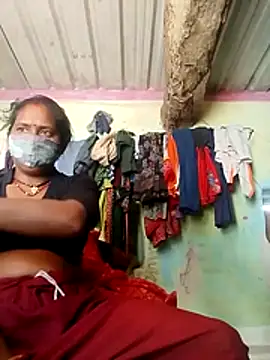 Snapshot of CUTE-004 chatting on 02/17/26, 07:16 CUTE-004 online show from 02/17/26, 07:16