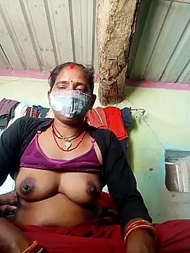 Snapshot of CUTE-004 chatting on 03/03/26, 09:59 CUTE-004 online show from 03/03/26, 09:59