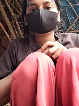 Snapshot of Janvi_Jaitly chatting on 12/21/25, 01:46 Janvi Jaitly online show from 12/21/25, 01:46