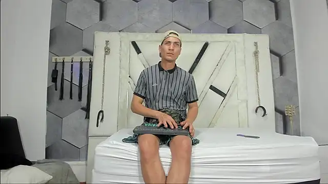 Snapshot of StevenHumps chatting on 09/13/25, 03:06 StevenHumps online show from 09/13/25, 03:06