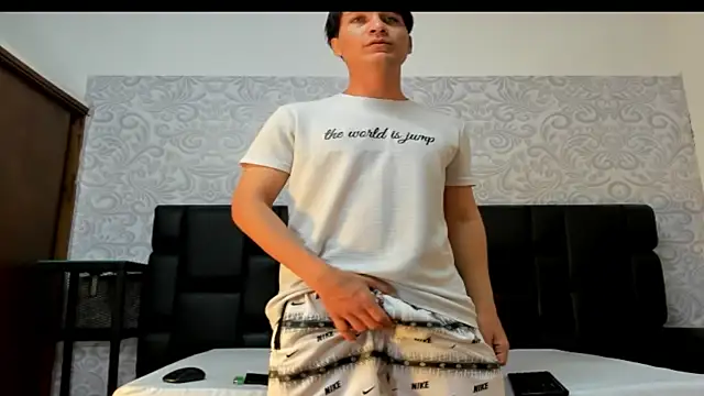 Snapshot of StevenHumps chatting on 09/23/25, 03:42 StevenHumps online show from 09/23/25, 03:42