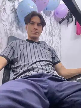 Snapshot of StevenHumps chatting on 10/05/25, 06:12 StevenHumps online show from 10/05/25, 06:12