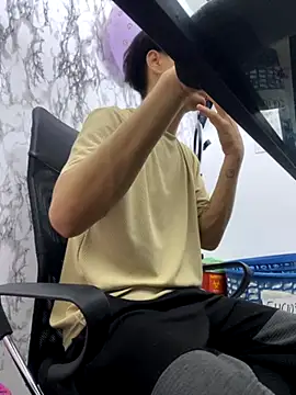 Snapshot of StevenHumps chatting on 10/12/25, 02:43 StevenHumps online show from 10/12/25, 02:43