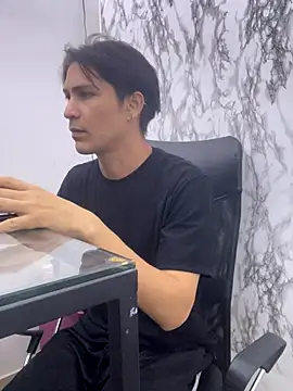 Snapshot of StevenHumps chatting on 10/19/25, 08:15 StevenHumps online show from 10/19/25, 08:15