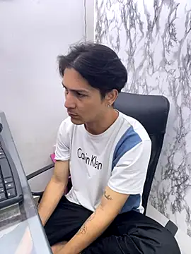 Snapshot of StevenHumps chatting on 10/20/25, 07:42 StevenHumps online show from 10/20/25, 07:42