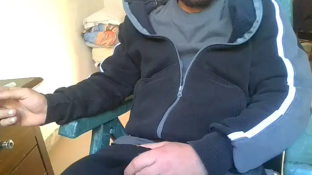 Snapshot of malessere1846 chatting on 10/03/25, 01:30 malessere1846 online show from 10/03/25, 01:30