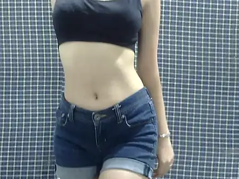 Snapshot of SEXYGUDIYA chatting on 09/28/25, 03:50 SEXYGUDIYA online show from 09/28/25, 03:50