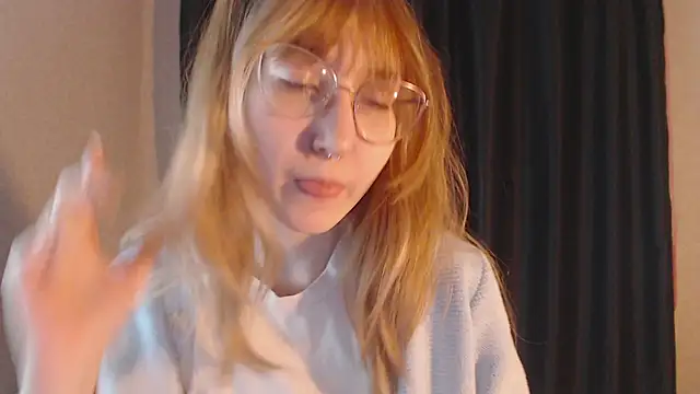 Snapshot of ohmycheryl chatting on 01/11/26, 12:37 ohmycheryl online show from 01/11/26, 12:37