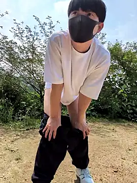 Snapshot of shin_brief chatting on 07/15/26, 05:12 shin brief online show from 07/15/26, 05:12