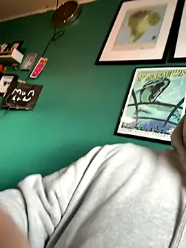 AverageBloke93 online show from 10/22/25, 08:03