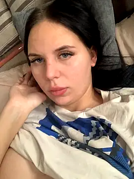 Snapshot of ksenia123 chatting on 11/26/25, 09:32 ksenia123 online show from 11/26/25, 09:32