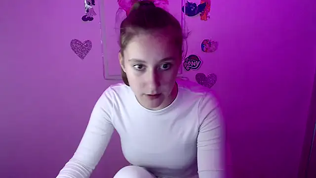 Snapshot of Milka_kamila chatting on 09/19/25, 02:40 Milka kamila online show from 09/19/25, 02:40