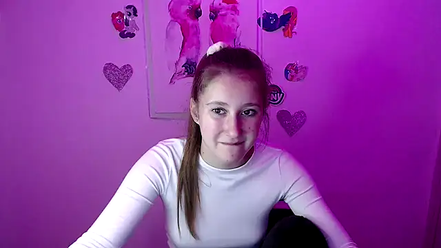 Snapshot of Milka_kamila chatting on 09/27/25, 09:25 Milka kamila online show from 09/27/25, 09:25