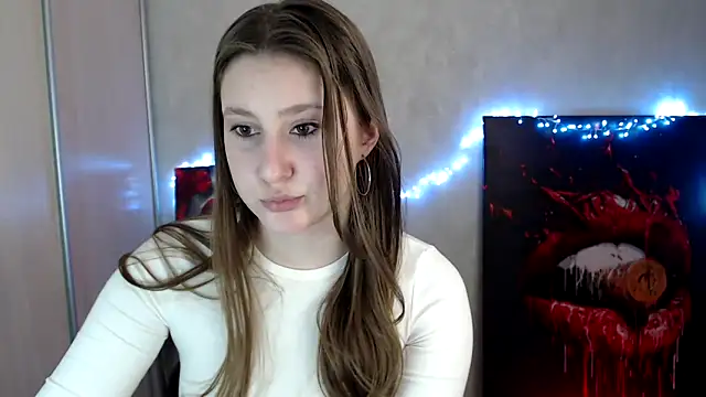 Snapshot of Milka_kamila chatting on 04/05/26, 12:02 Milka kamila online show from 04/05/26, 12:02