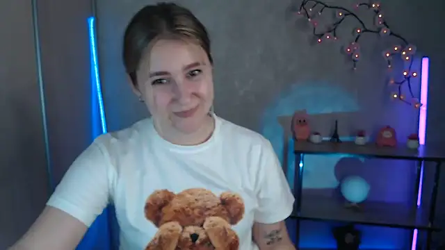 Snapshot of Milka_kamila chatting on 06/11/26, 12:58 Milka kamila online show from 06/11/26, 12:58