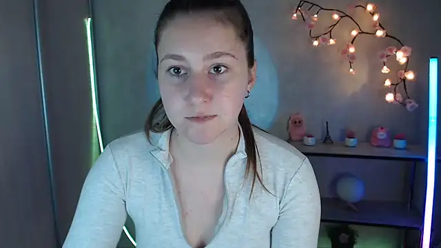 Snapshot of Milka_kamila chatting on 06/12/26, 12:37 Milka kamila online show from 06/12/26, 12:37