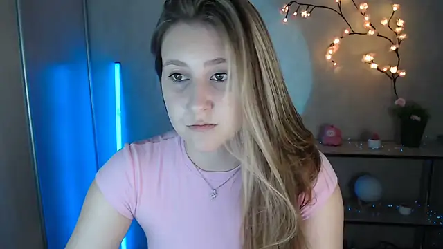 Snapshot of Milka_kamila chatting on 06/25/26, 12:31 Milka kamila online show from 06/25/26, 12:31