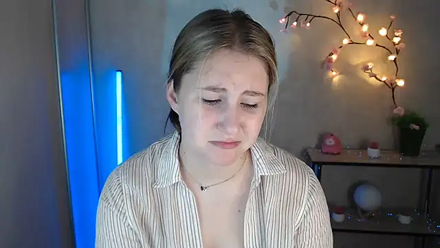 Snapshot of Milka_kamila chatting on 06/26/26, 12:20 Milka kamila online show from 06/26/26, 12:20