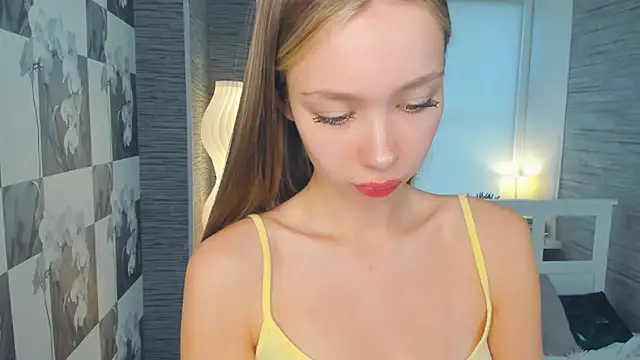 Snapshot of NedraLober chatting on 06/21/26, 06:49 NedraLober online show from 06/21/26, 06:49