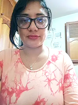 Snapshot of Monse--145 chatting on 09/30/25, 12:32 Monse--145 online show from 09/30/25, 12:32