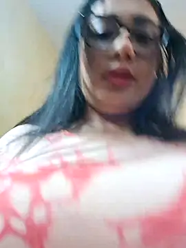 Snapshot of Monse--145 chatting on 11/06/25, 04:30 Monse--145 online show from 11/06/25, 04:30