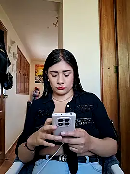 Snapshot of Monse--145 chatting on 11/07/25, 02:50 Monse--145 online show from 11/07/25, 02:50