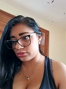 Snapshot of Monse--145 chatting on 11/30/25, 03:38 Monse--145 online show from 11/30/25, 03:38