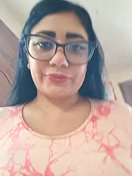 Snapshot of Monse--145 chatting on 12/17/25, 03:29 Monse--145 online show from 12/17/25, 03:29