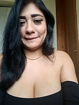 Snapshot of Monse--145 chatting on 01/16/26, 04:11 Monse--145 online show from 01/16/26, 04:11