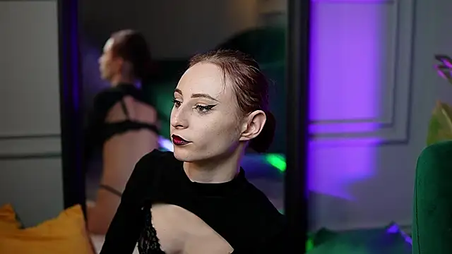 SaraiAngel online show from 11/29/25, 09:18