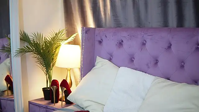 Snapshot of SaraiAngel chatting on 02/21/26, 10:33 SaraiAngel online show from 02/21/26, 10:33