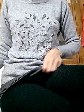 miss raavy online show from 12/18/25, 04:02