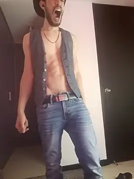 Dante dm online show from 10/28/25, 04:09