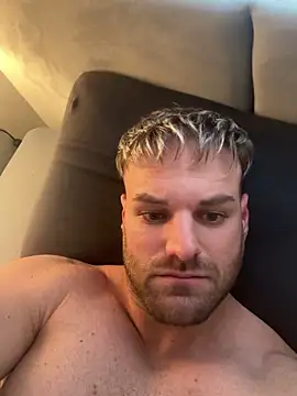 Snapshot of TheKevinboy chatting on 10/24/25, 07:27 TheKevinboy online show from 10/24/25, 07:27