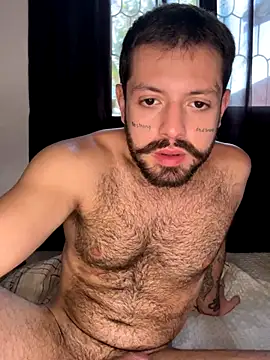 Snapshot of Luccaskonig chatting on 11/24/25, 02:28 Luccaskonig online show from 11/24/25, 02:28