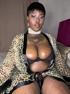 Snapshot of QUEEN_NOBUHLE_777 chatting on 05/01/26, 12:26 QUEEN NOBUHLE 777 online show from 05/01/26, 12:26