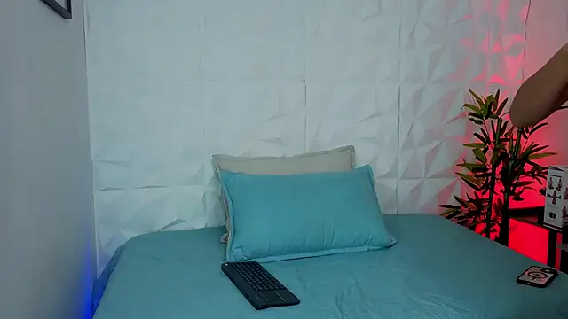 Snapshot of 1Anya chatting on 11/16/25, 07:41 1Anya online show from 11/16/25, 07:41