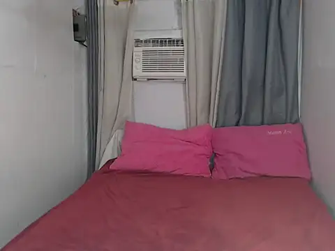 Snapshot of Asian_Paola28 chatting on 12/21/25, 04:47 Asian Paola28 online show from 12/21/25, 04:47