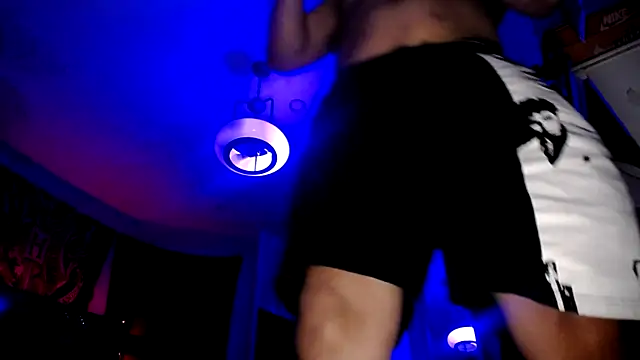 Snapshot of Sexdemonfrfr chatting on 02/22/26, 05:19 Sexdemonfrfr online show from 02/22/26, 05:19