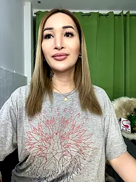 Snapshot of toni_0601 chatting on 10/23/25, 03:17 toni 0601 online show from 10/23/25, 03:17