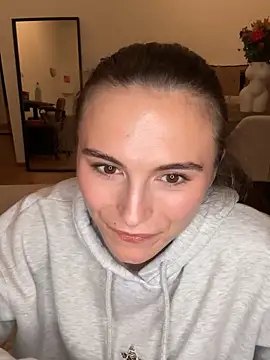 SophiiaStarr online show from 10/29/25, 07:37