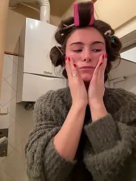 SophiiaStarr online show from 02/15/26, 07:32